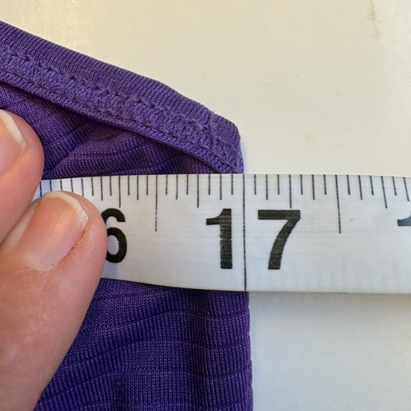 2 for 1 Old Navy Activewear tanks purple and teal women's size Small/Medium - Picture 6 of 11